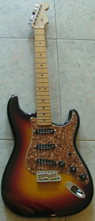 80s_Stratocaster.thumb.jpg.dcbf3220d64b8bf0c8b9a3f865b78611.jpg